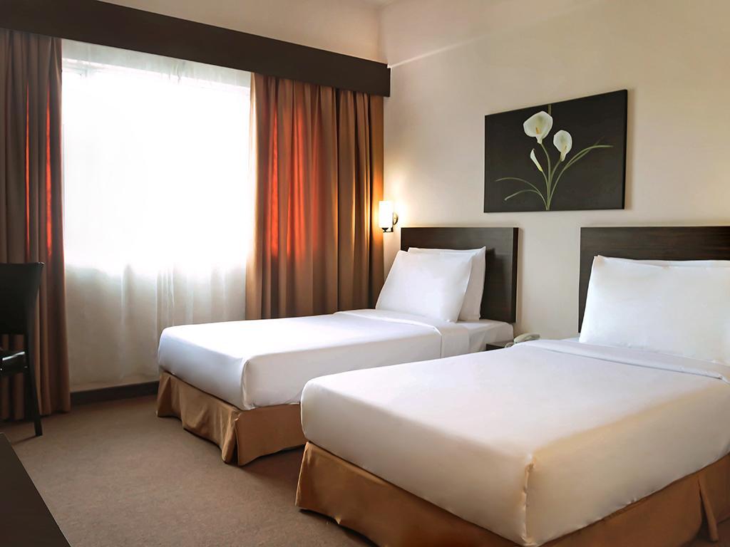 Hotel Summer View Куала Лумпур Екстериор снимка